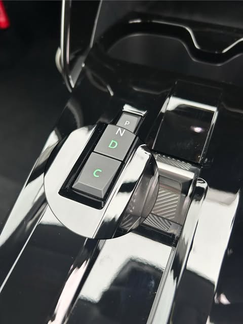 ｅ-C3に見慣れないボタンが？