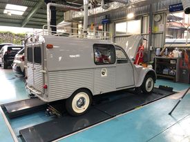アデル コレクション 「2CVフルゴネット」 のご紹介