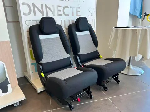ベルランゴロングの魅力を再発見！3列目シートを外してみました！